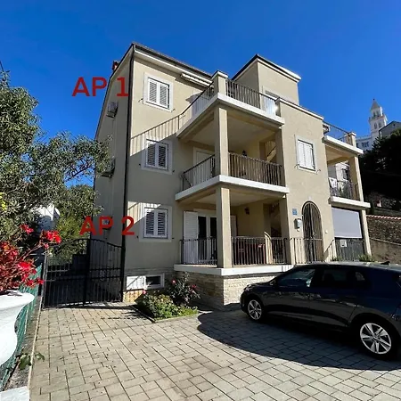 Apartments Girl Novi Vinodolski Exterior photo